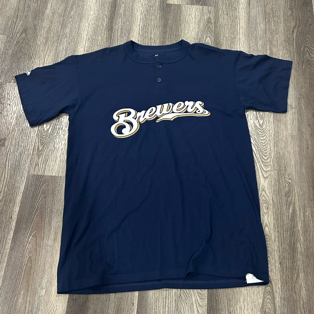 MLB Majestic Milwaukee Brewers 2 button T Shirt Large